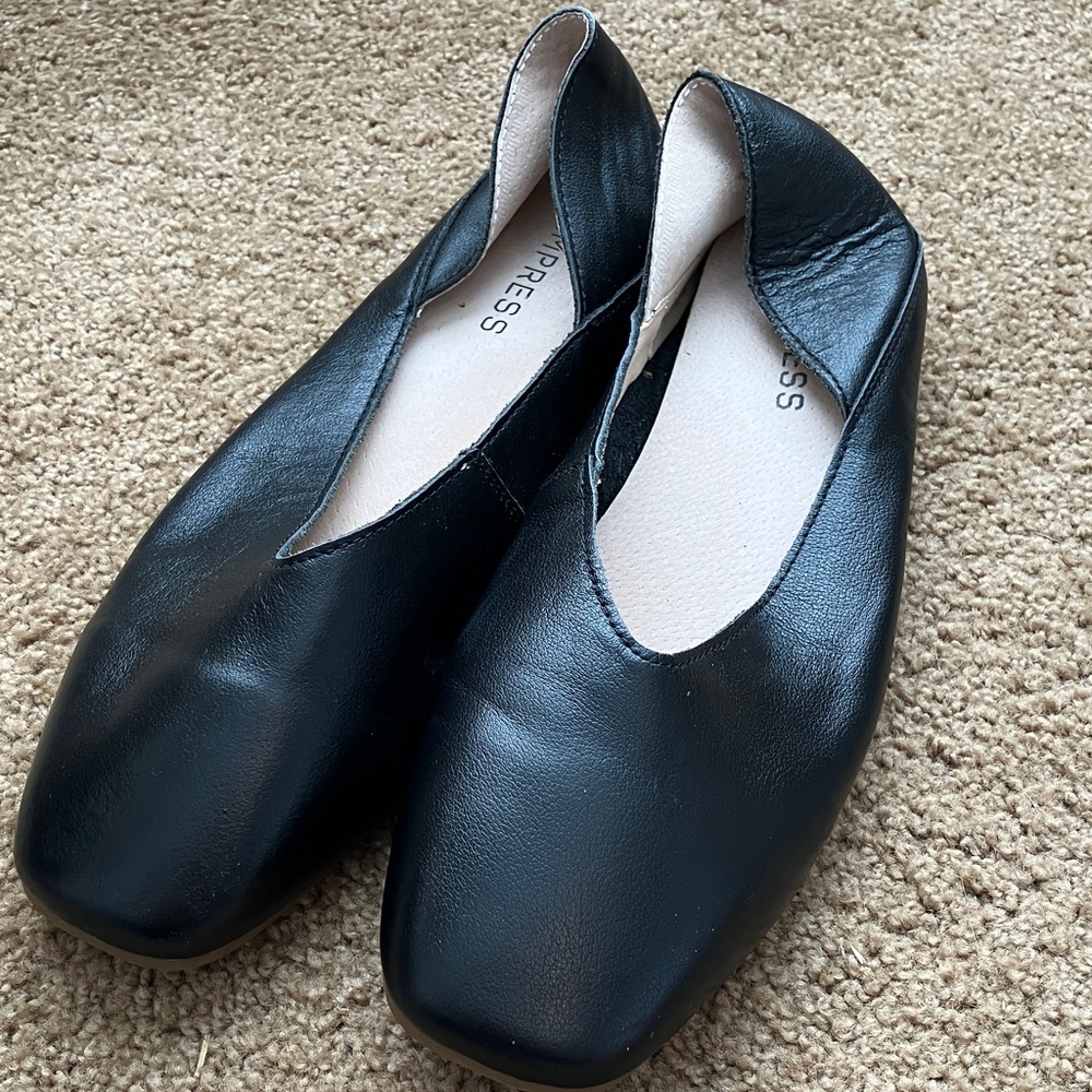 Express Women's Black Leather Slip-On Flats
